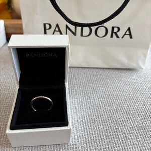 Authentic pandora ring size 52 or 6